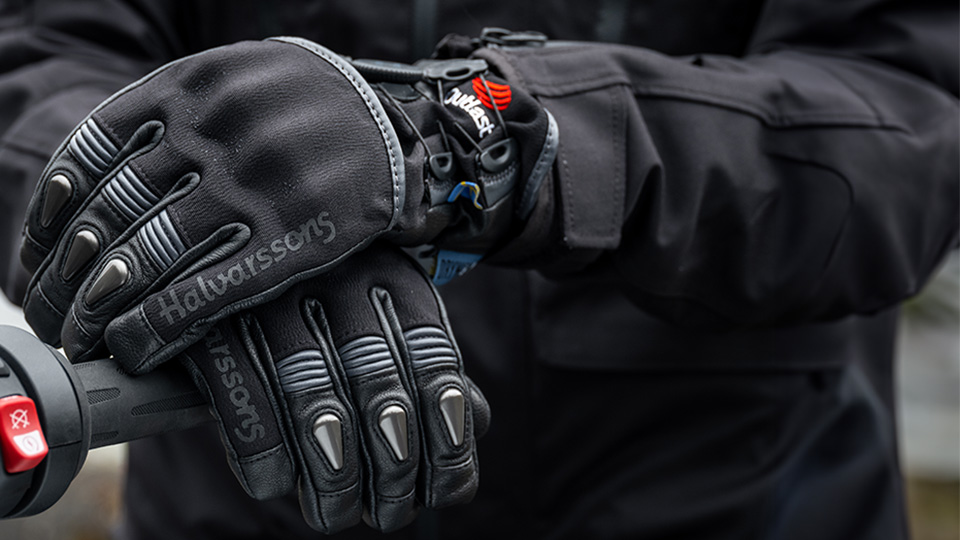 Are Motorbike Gloves Necessary?