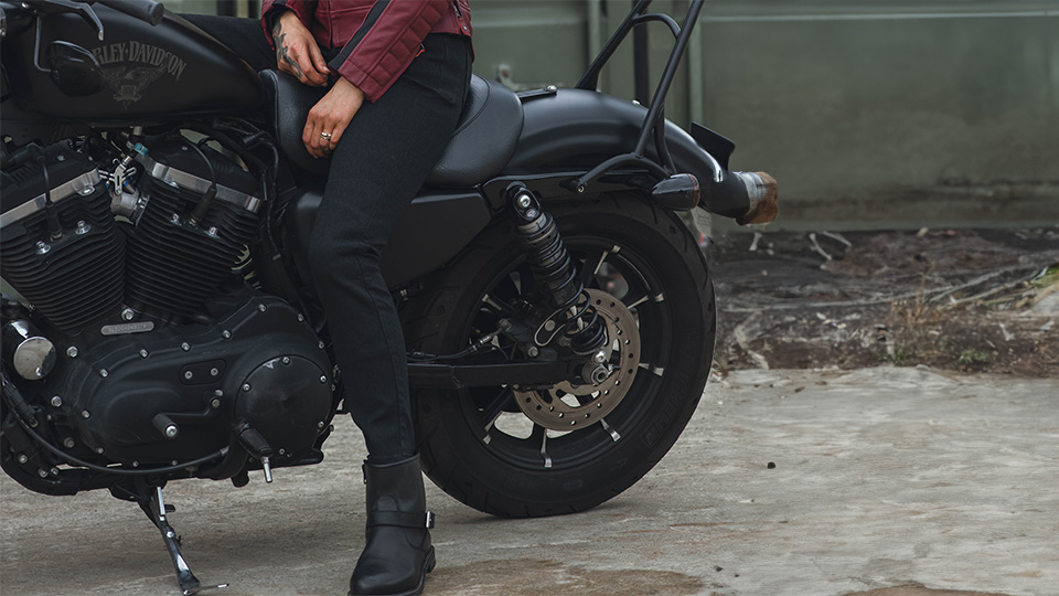 Are Motorcycle Jeans Supposed to Be Tight?