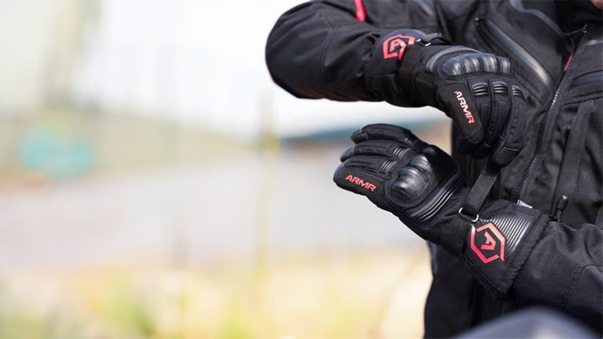 https://www.raceleathers.co.uk/image/cache/catalog/Blog%20Images/Armr%20Kumaji%203.0%20Motorcycle%20Gloves%20Review-1920x1080.jpg