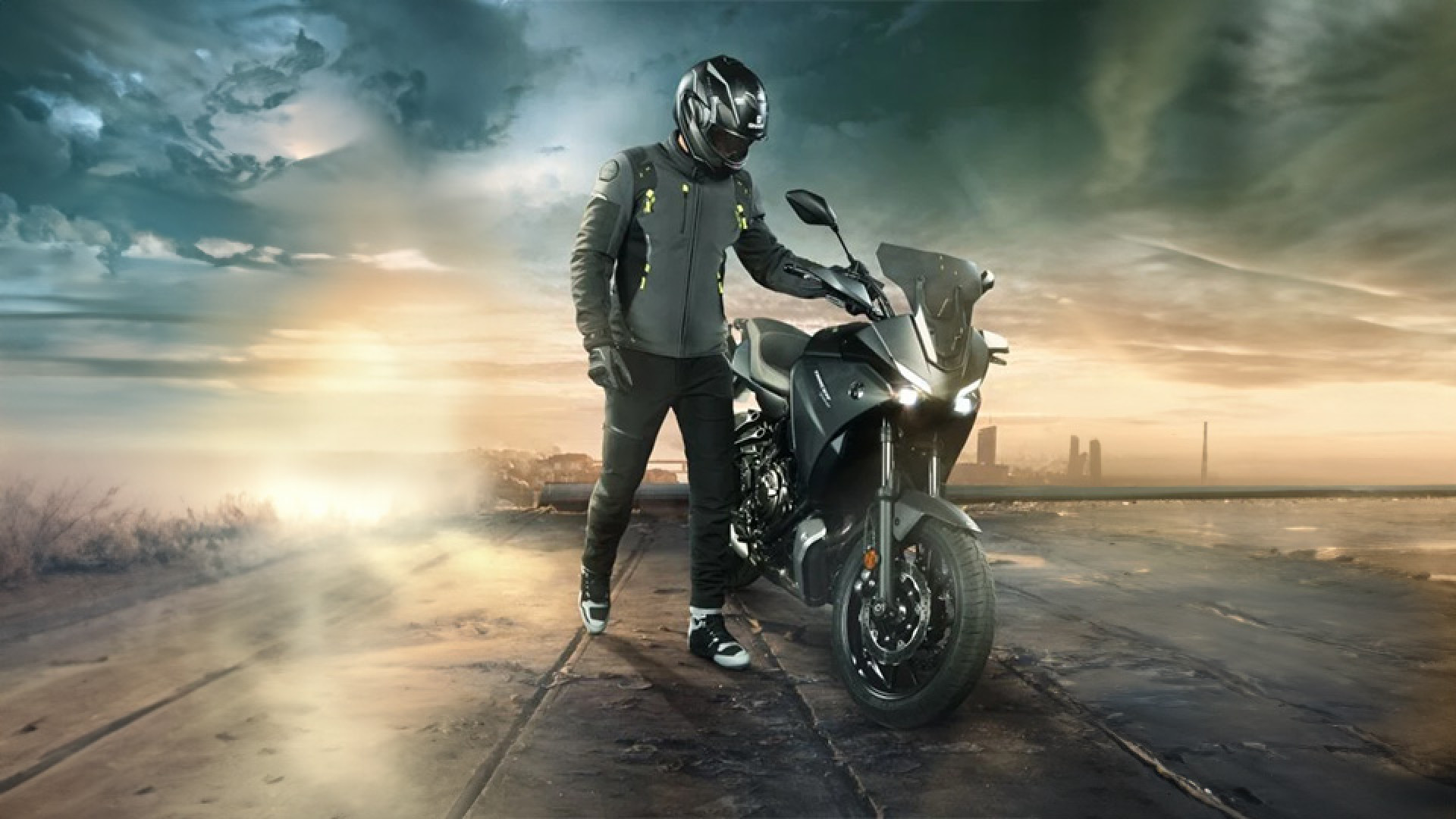 https://www.raceleathers.co.uk/image/cache/catalog/Blog%20Images/Bering%20Alkor%20Motorcycle%20Pants%20Review-1920x1080.jpg