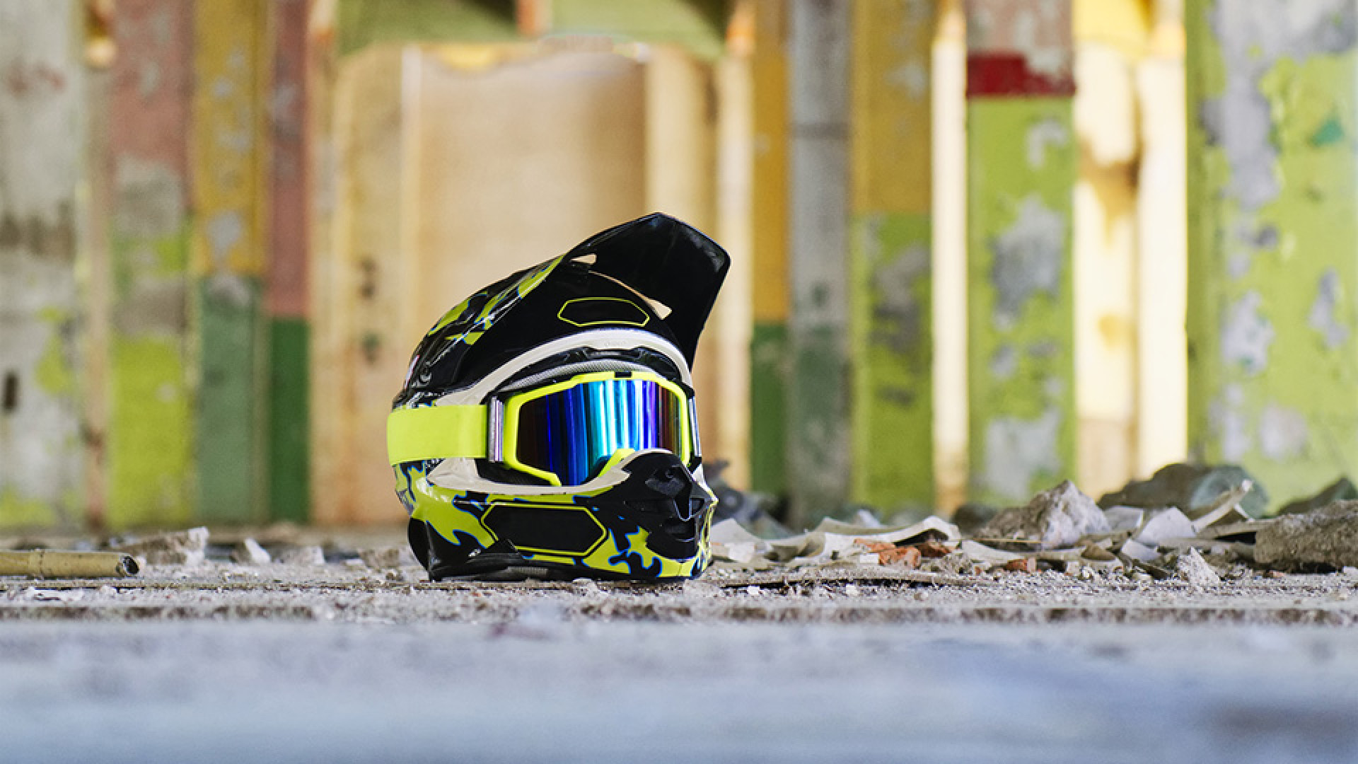 https://www.raceleathers.co.uk/image/cache/catalog/Blog%20Images/Can%20I%20Wear%20a%20Motocross%20Helmet%20on%20the%20Road-1920x1080.jpg