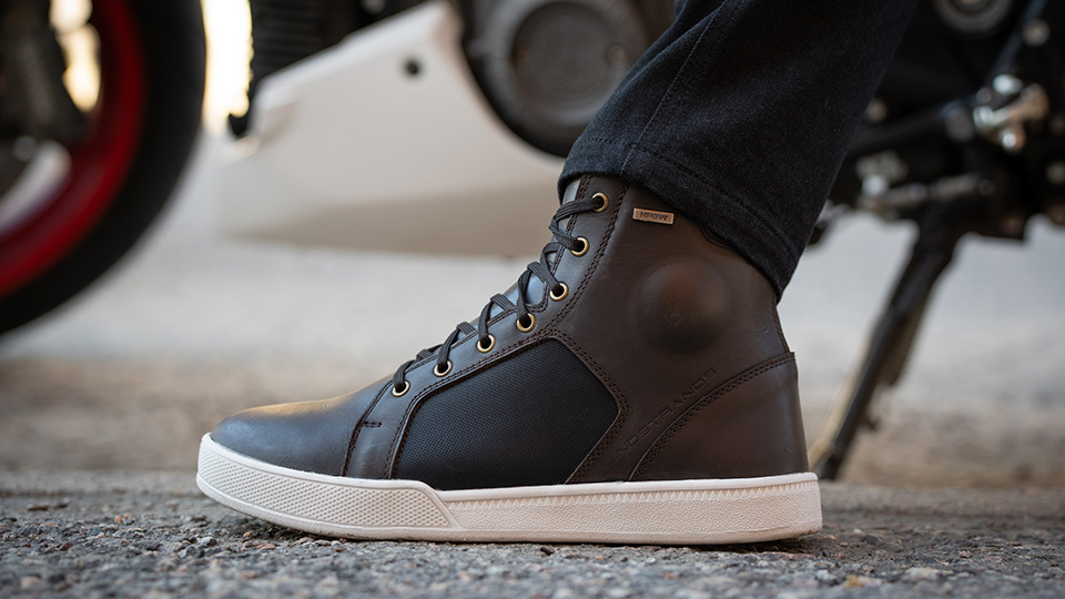 Casual Riding Shoes and Boots - A Perfect Blend of Comfort and Protection