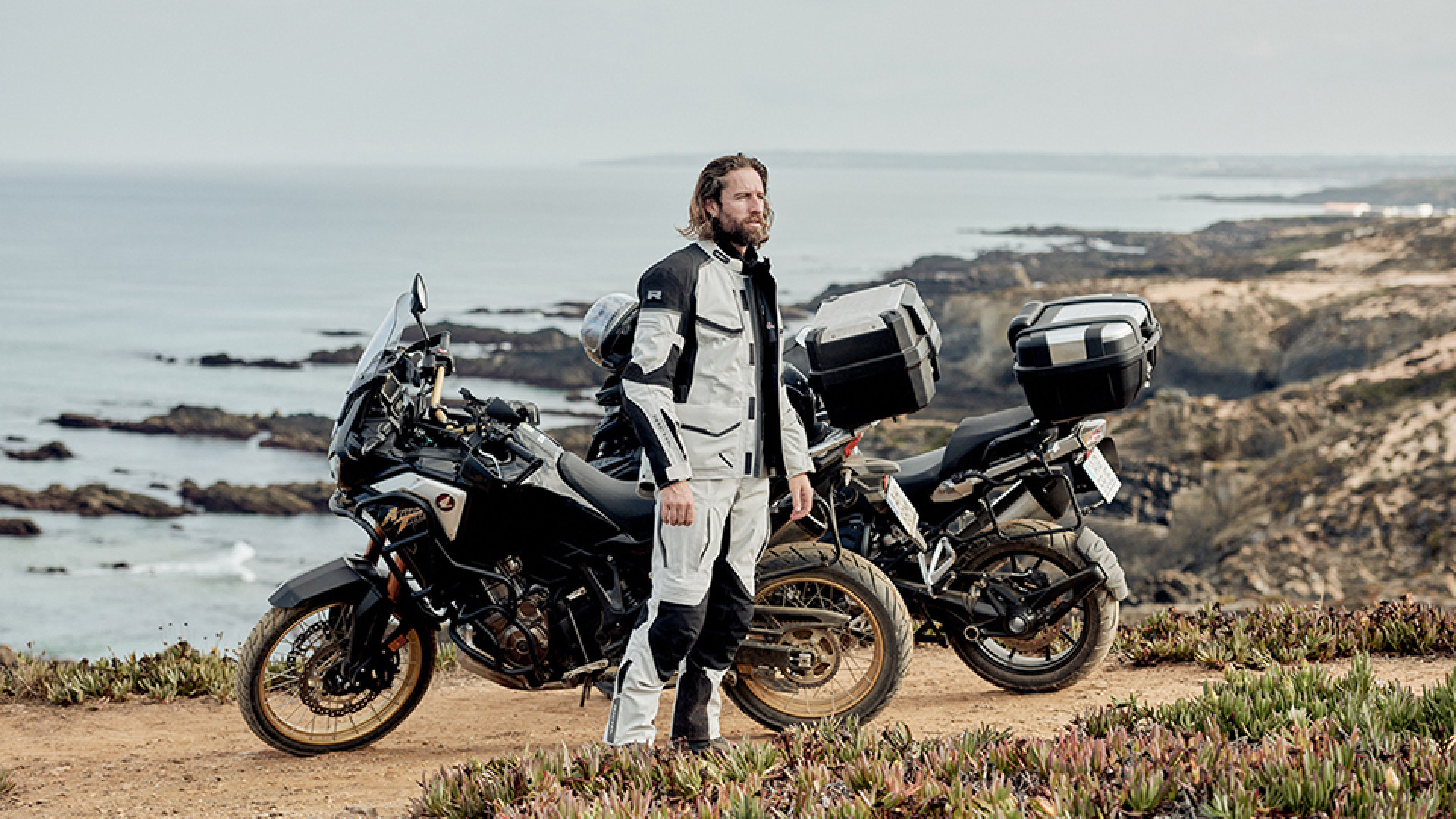 https://www.raceleathers.co.uk/image/cache/catalog/Blog%20Images/Richa%20Atlantic%202%20Jacket%20Review-1920x1080.jpg