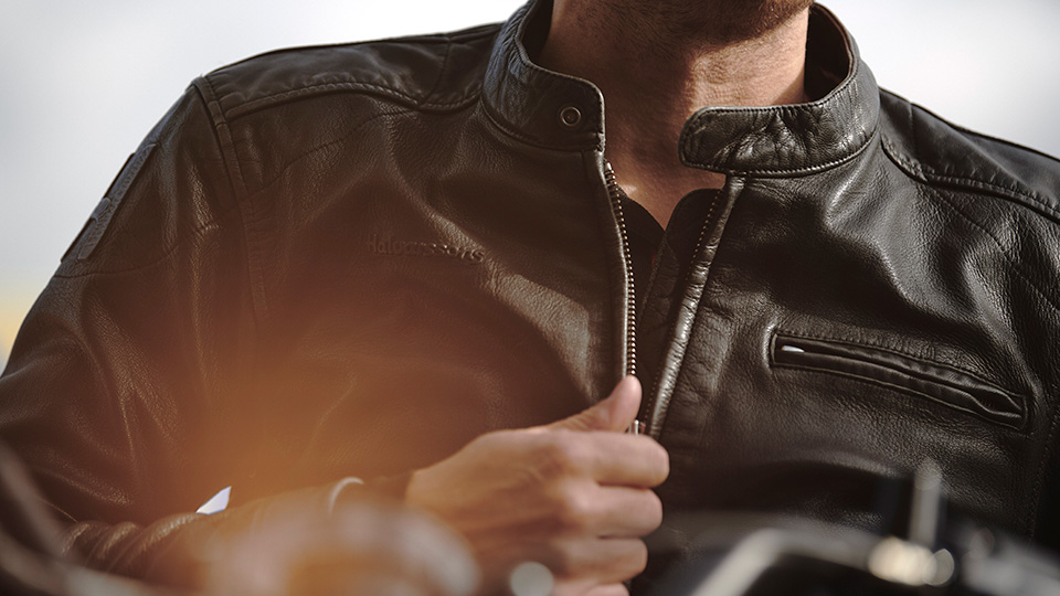 Should a Motorcycle Jacket Fit Tight or Loose?