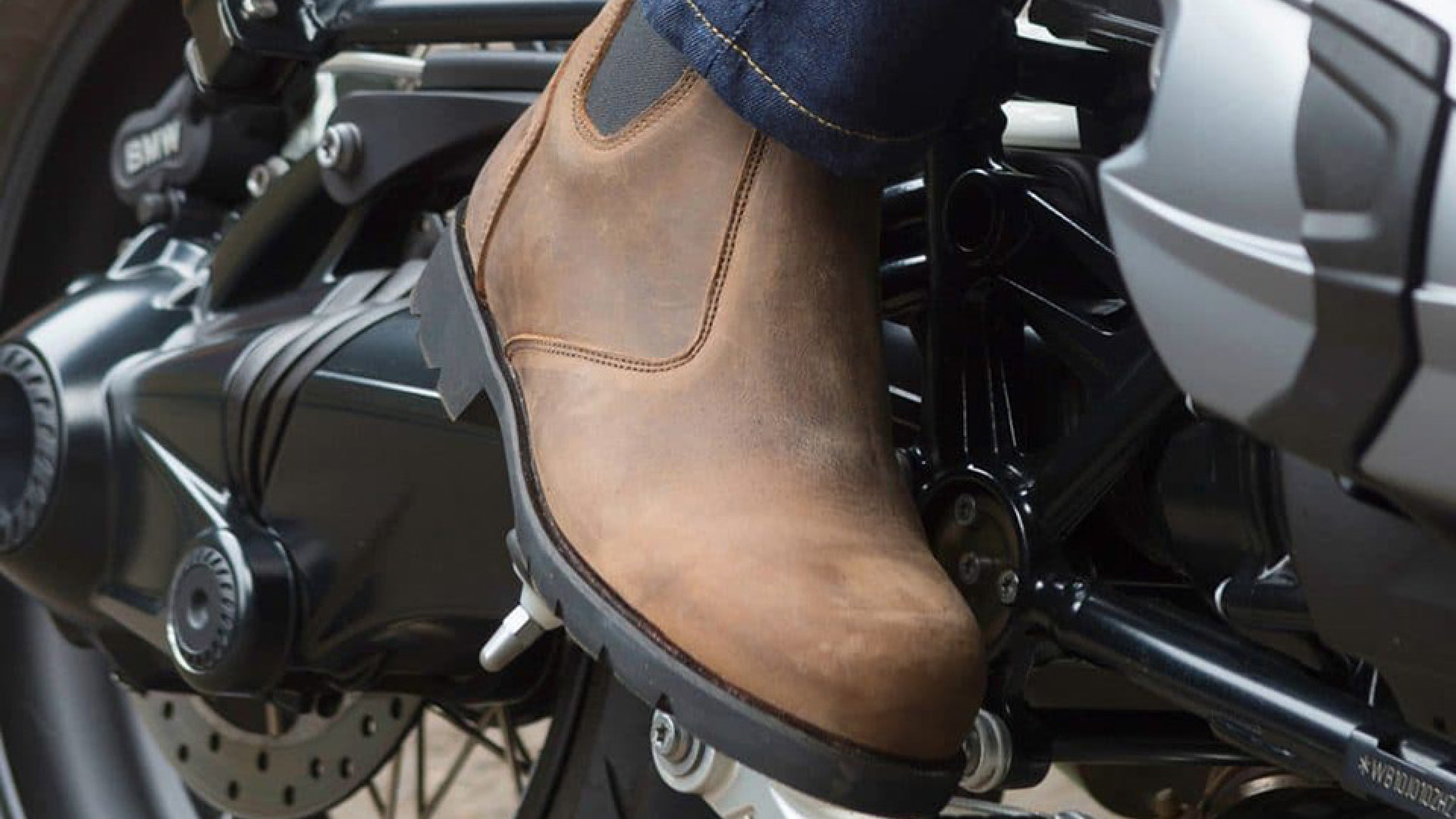 https://www.raceleathers.co.uk/image/cache/catalog/Blog%20Images/What%20is%20the%20Difference%20Between%20Boots%20and%20Motorcycle%20Boots-1920x1080.jpg